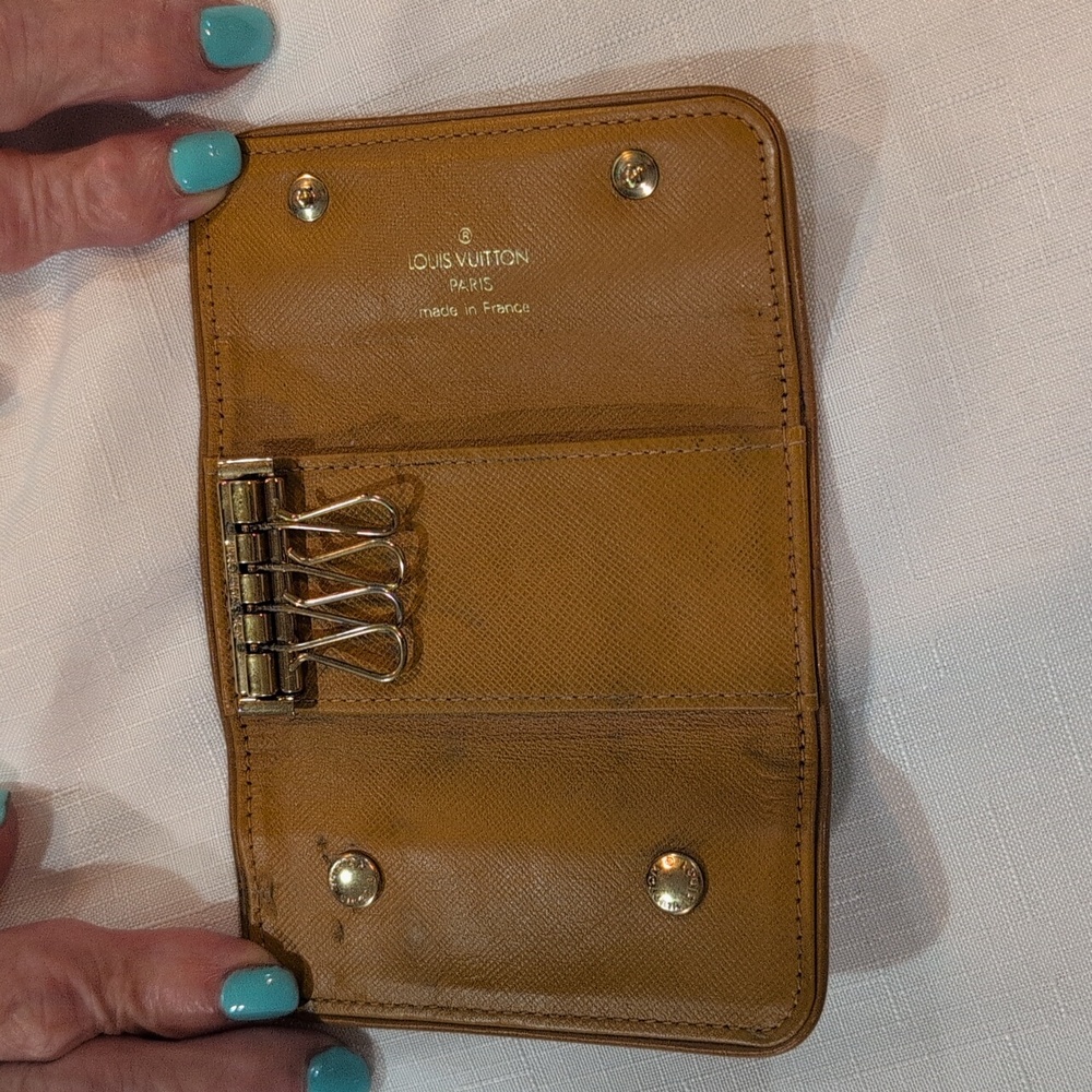 Louis Vuitton Beige Monogram Key & Card Holder - Picture 2 of 4